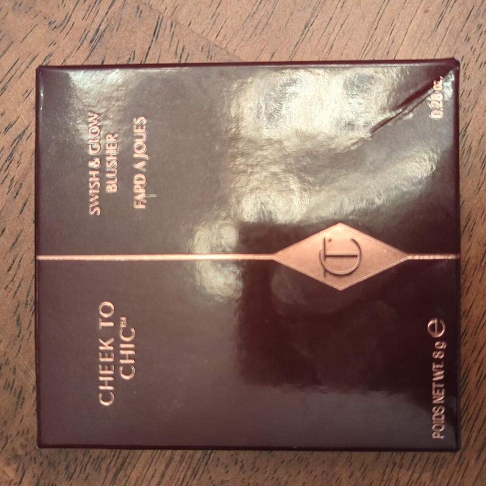 Charlotte Tilbury Cheek to Chic Blusher Swish Pop - with box- Only used twice